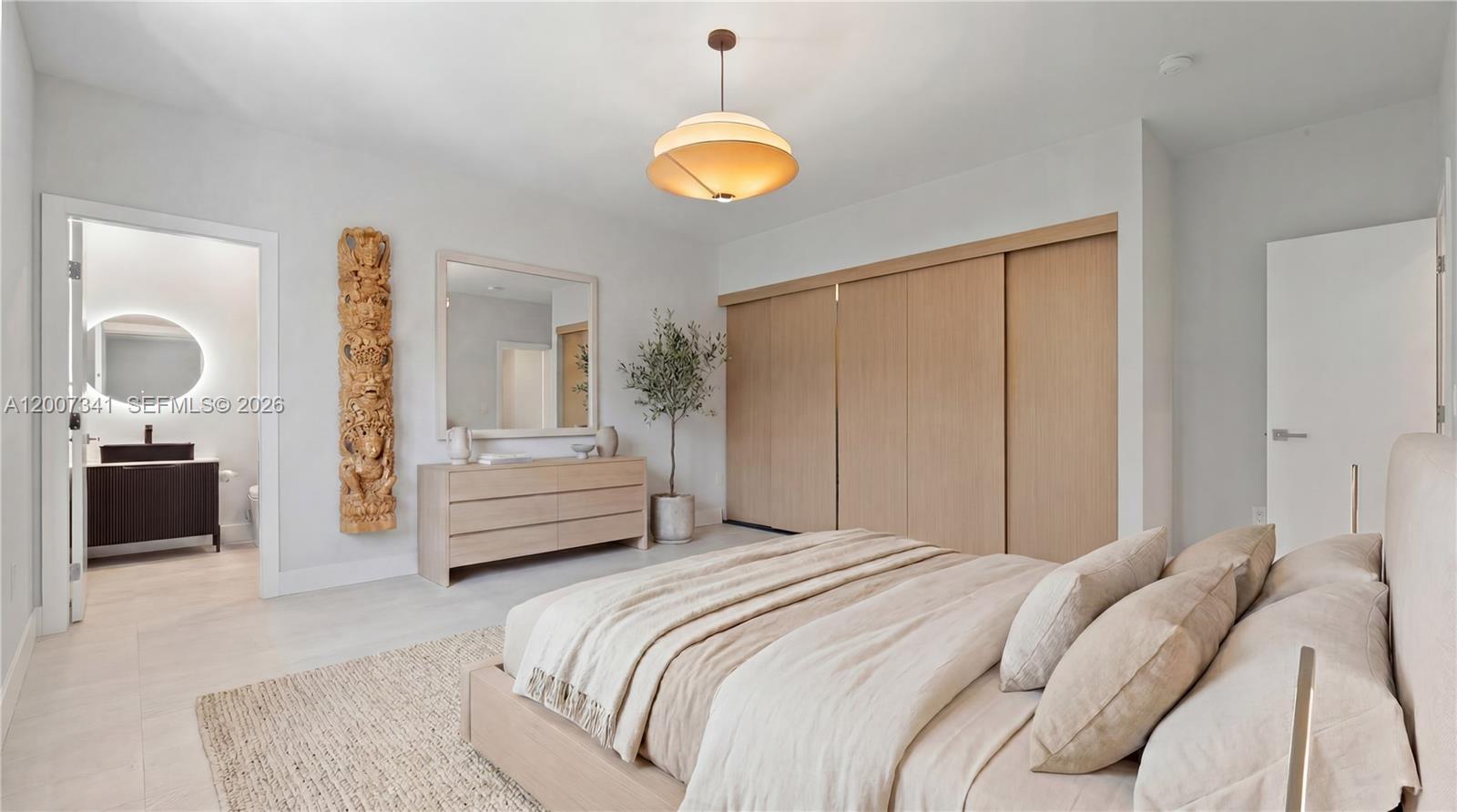 550 S Shore Dr Miami Beach, FL 33141