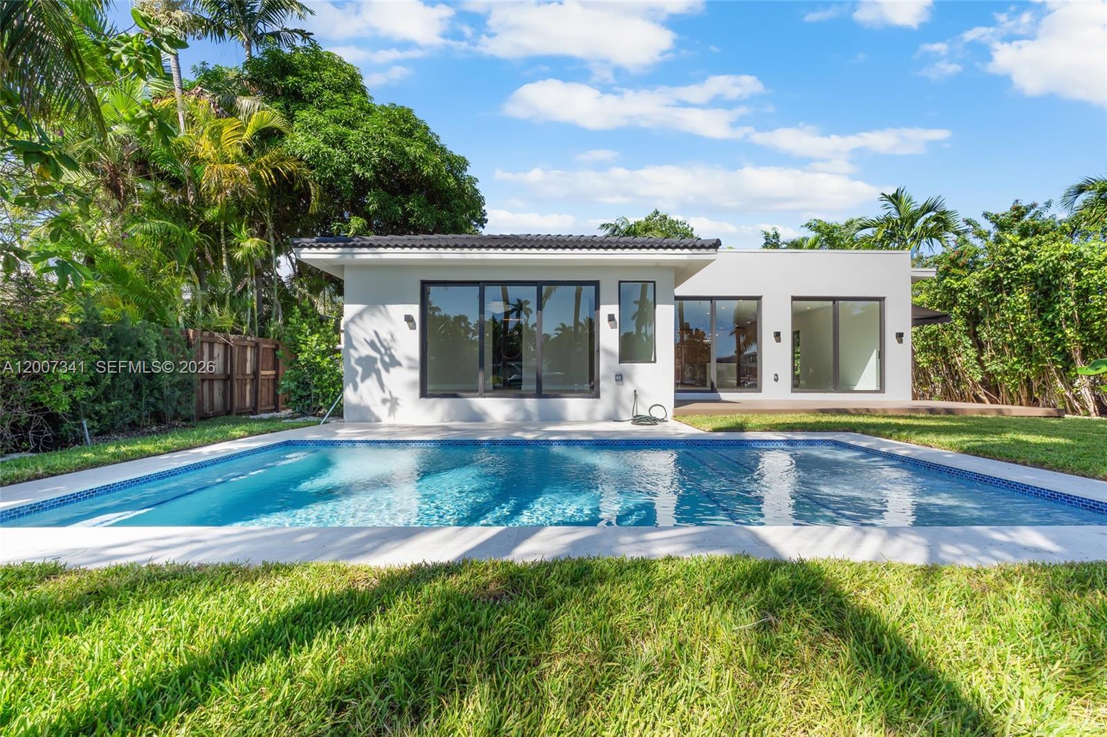 550 S Shore Dr Miami Beach, FL 33141