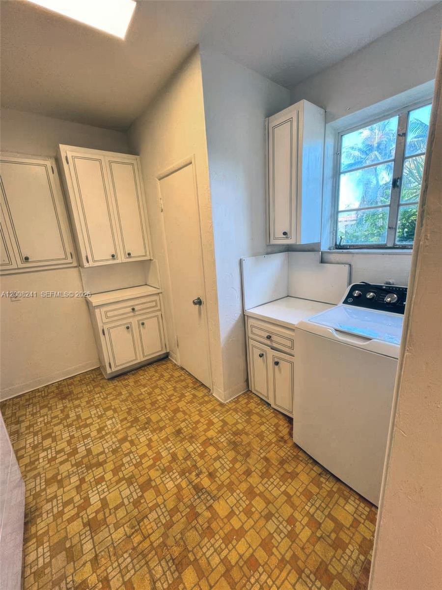 4582 Royal Palm Ave Miami Beach, FL 33140