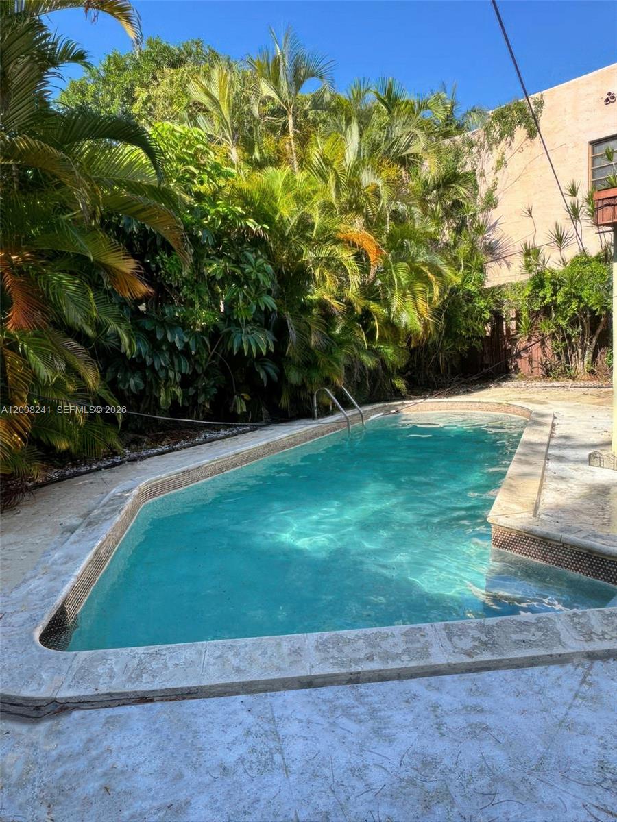 4582 Royal Palm Ave Miami Beach, FL 33140