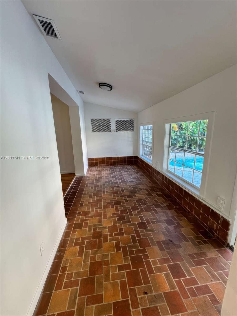 4582 Royal Palm Ave Miami Beach, FL 33140