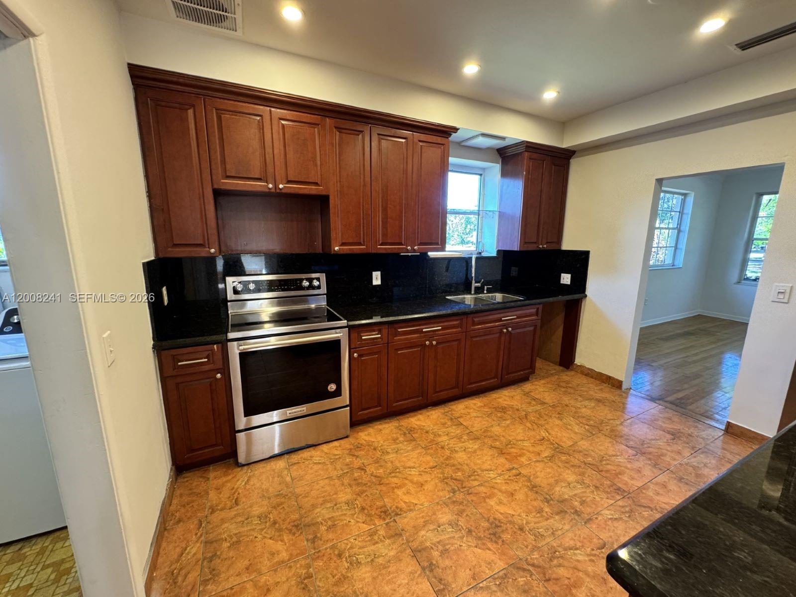 4582 Royal Palm Ave Miami Beach, FL 33140