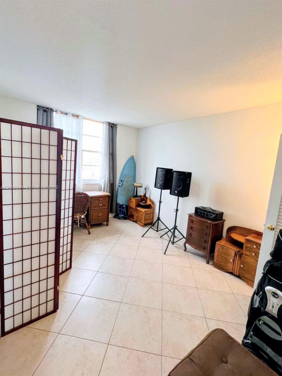 image Arlen House Condo22