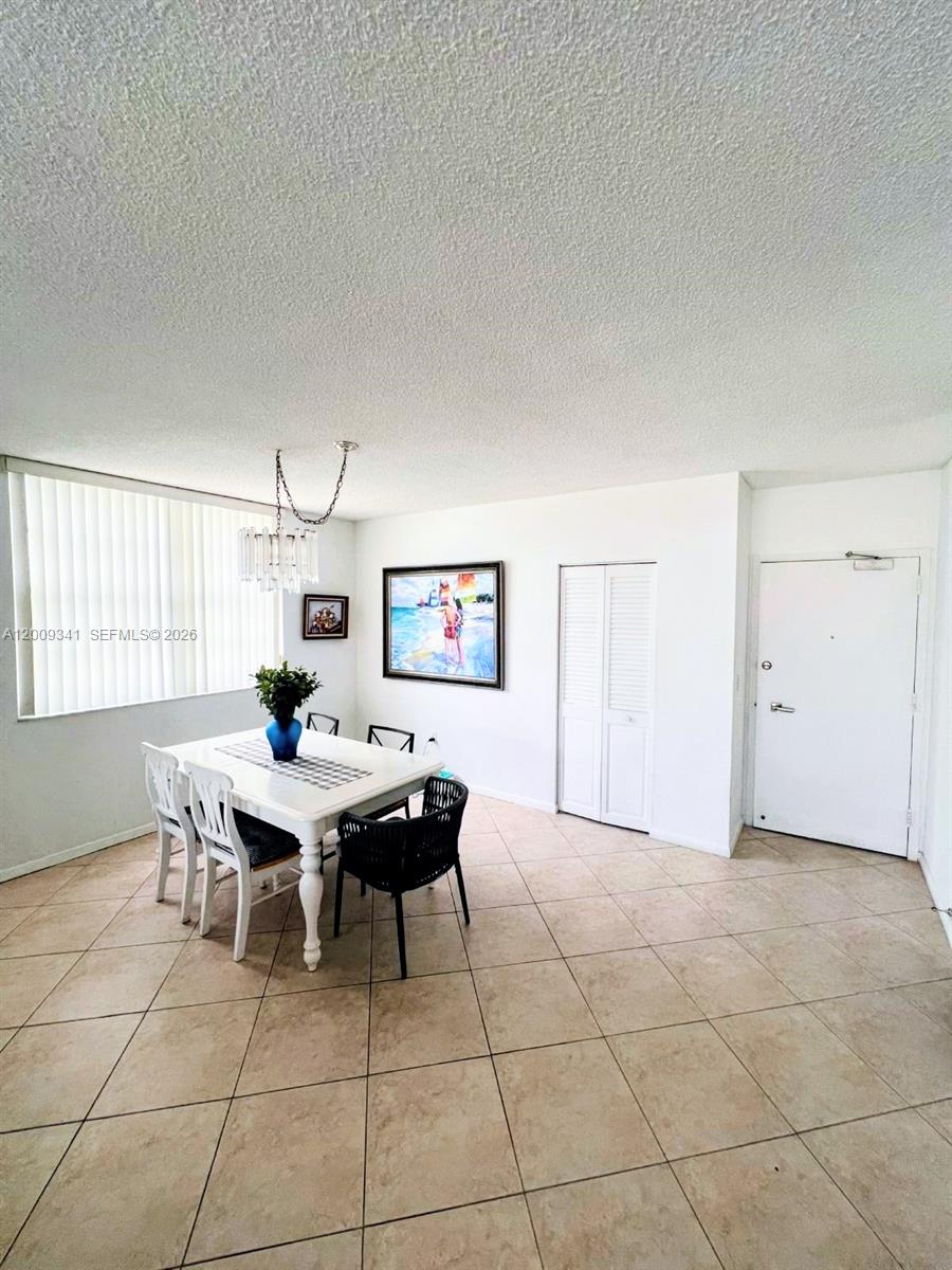 image Arlen House Condo7