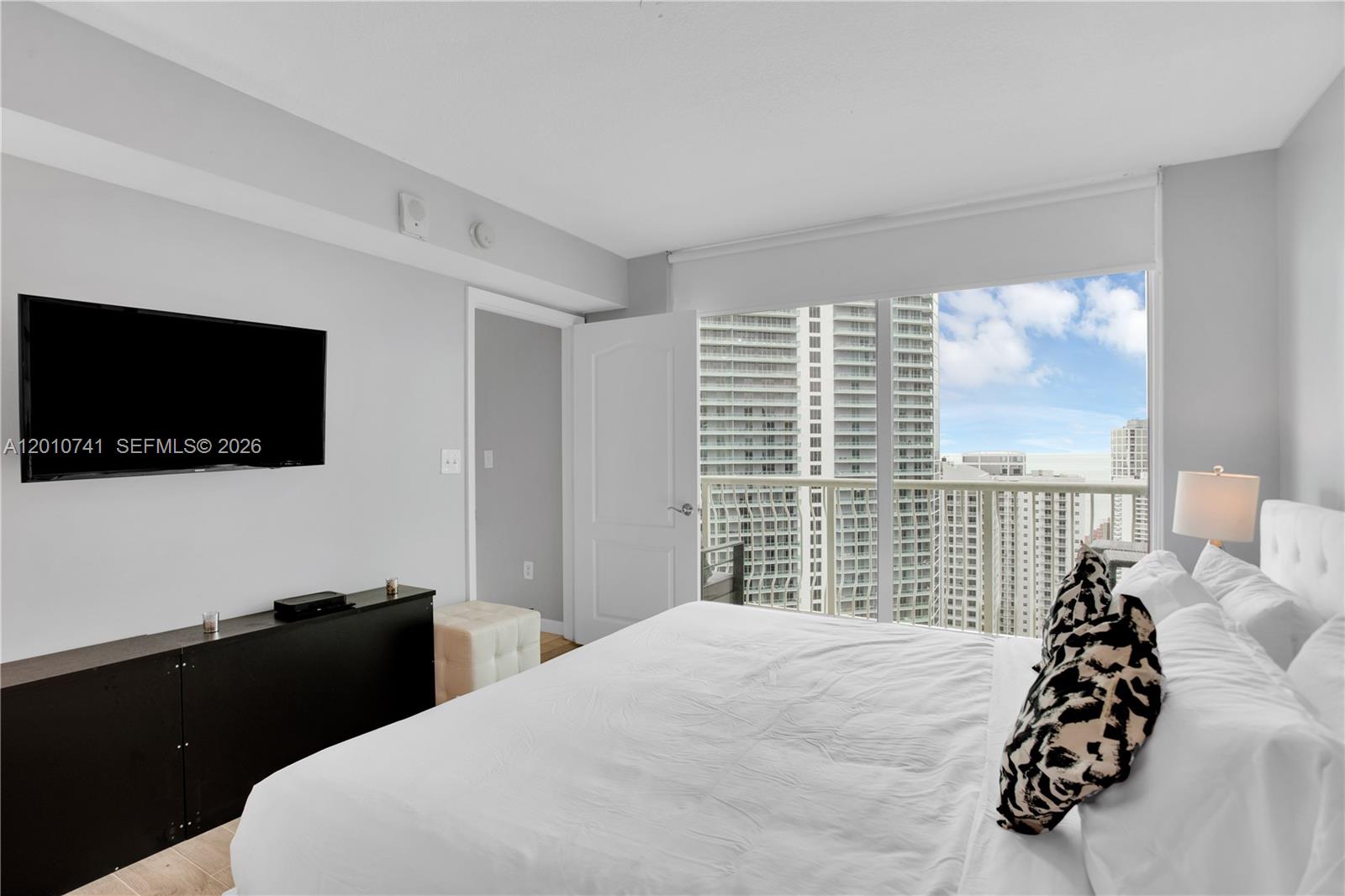 image The Club at Brickell Bay24