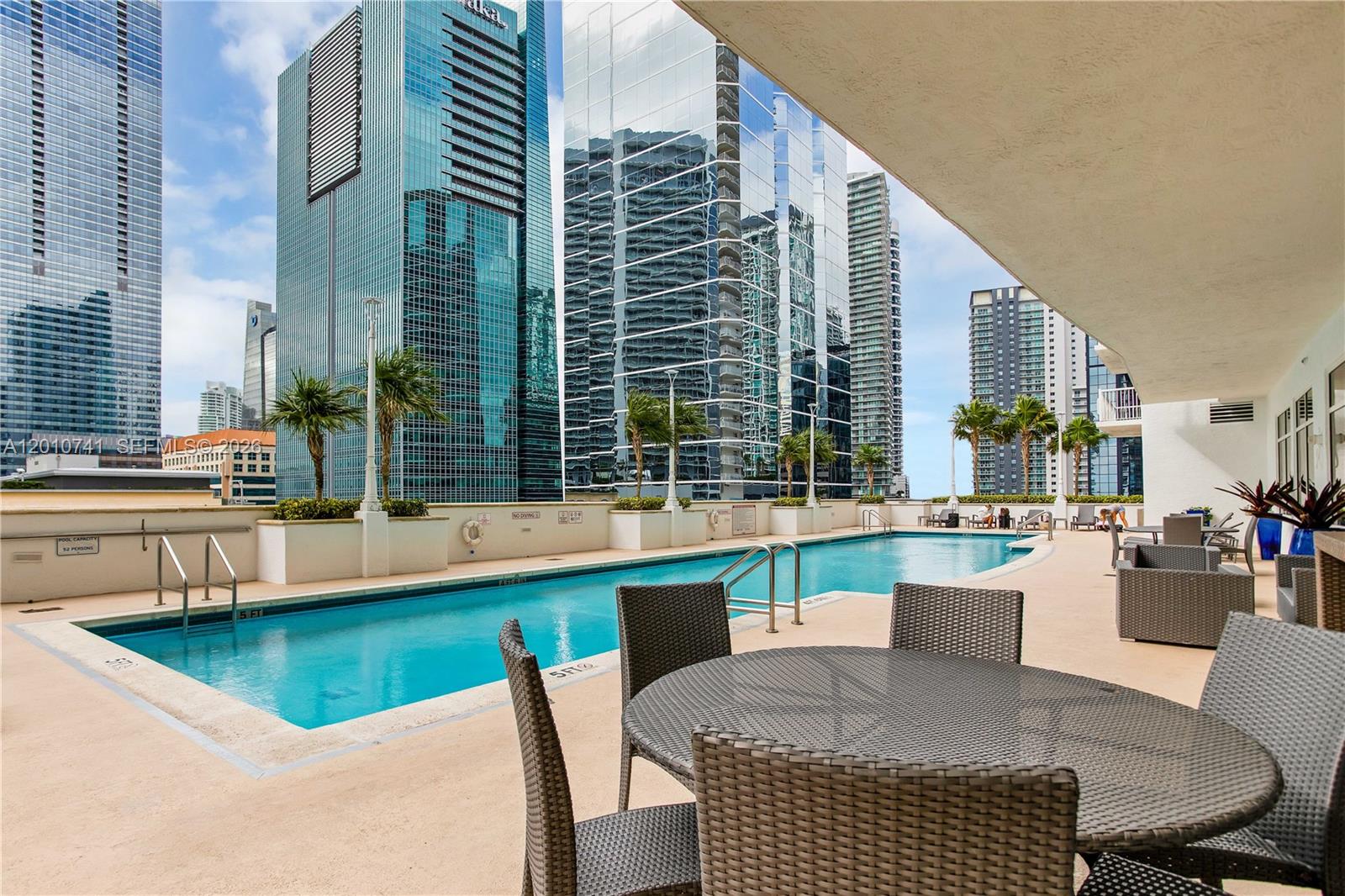 image The Club at Brickell Bay35