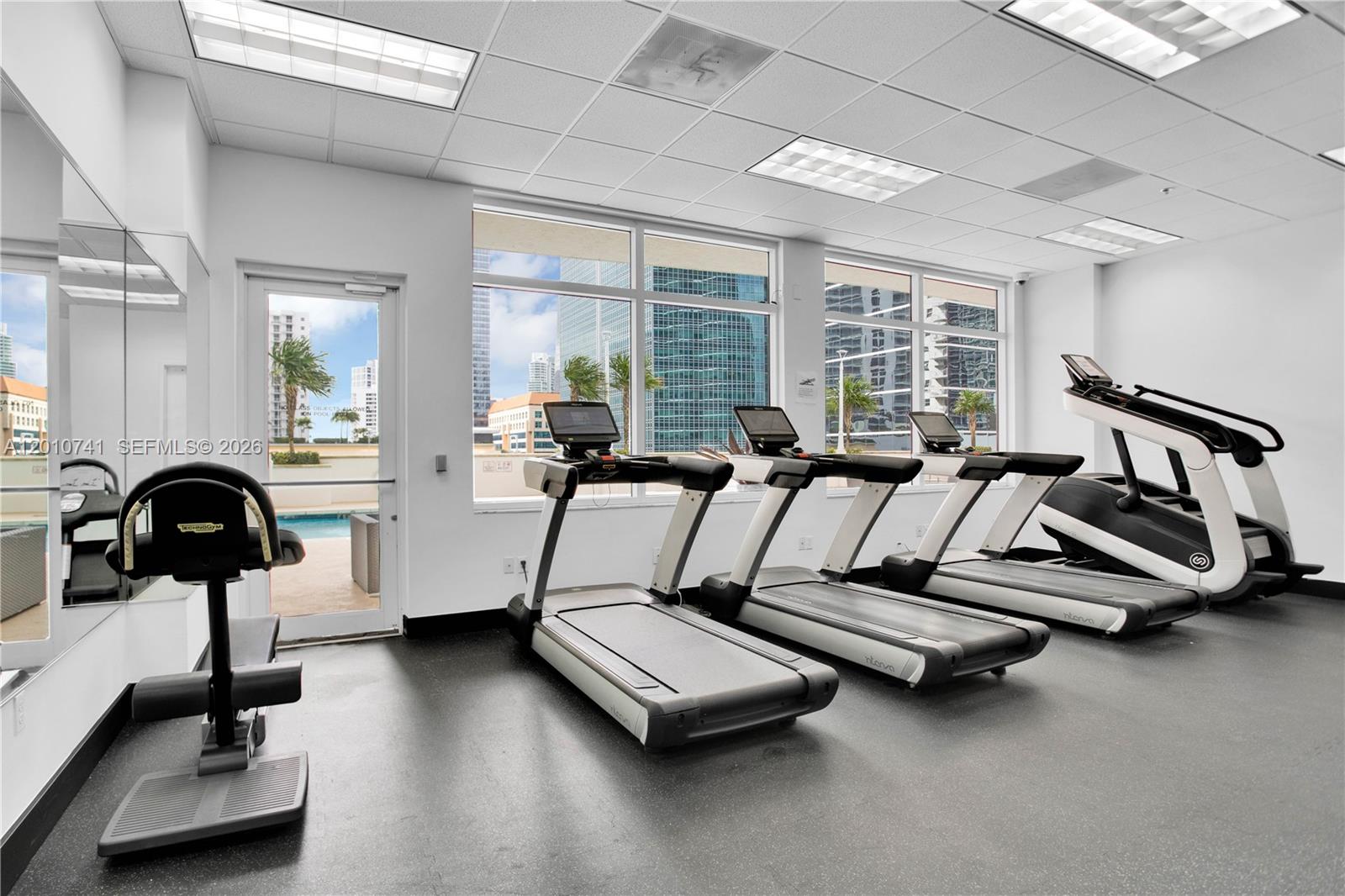 image The Club at Brickell Bay37