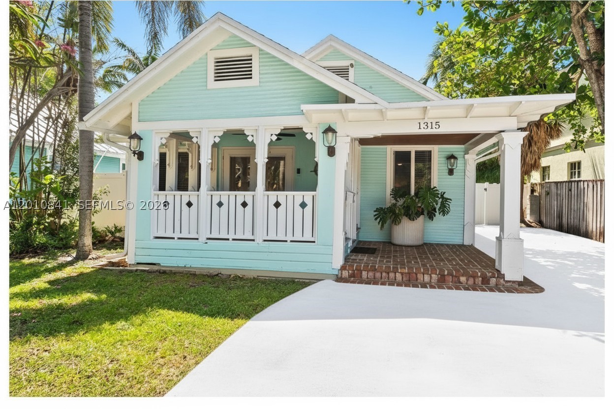 1315 NE 5th Ter