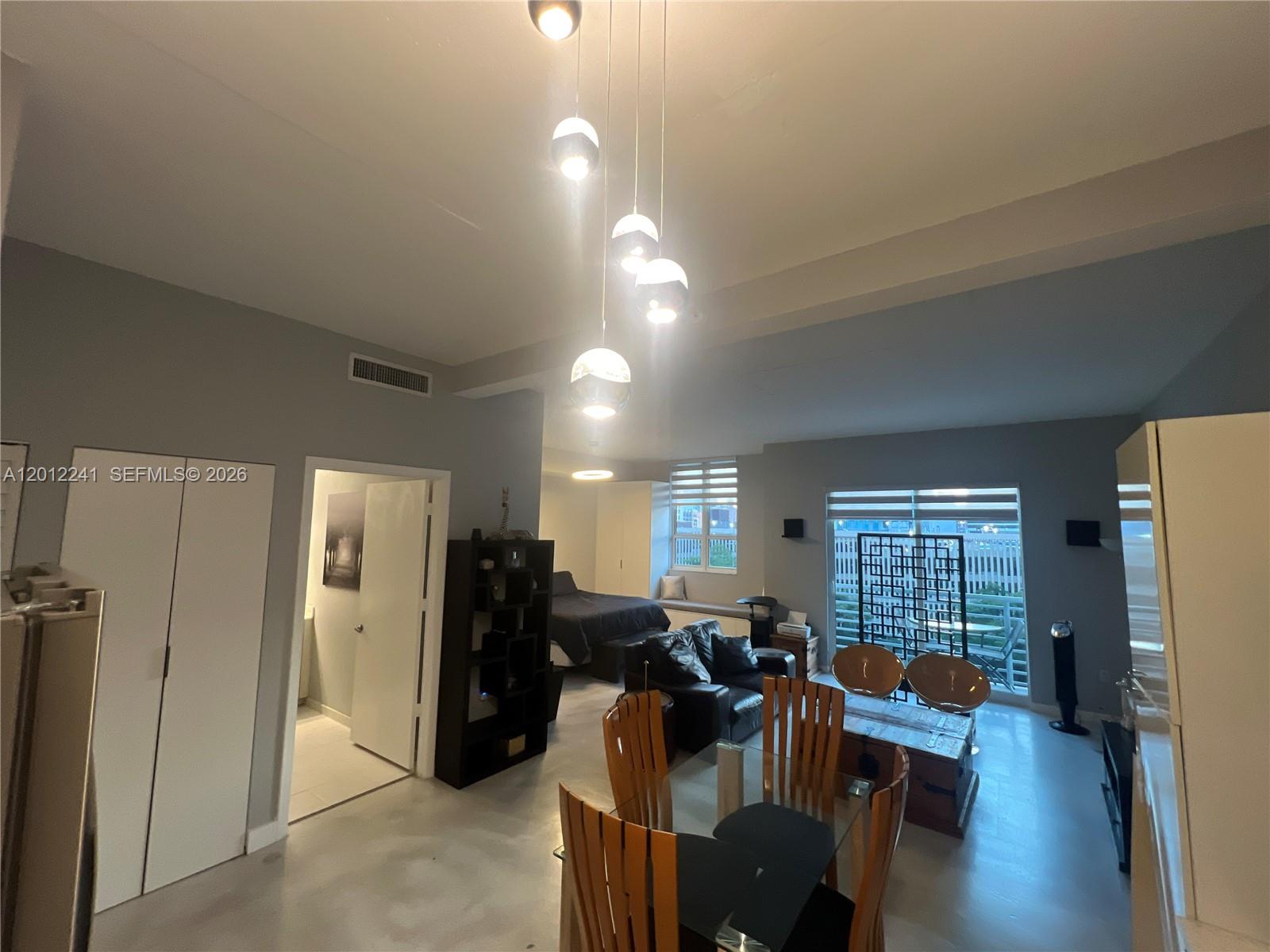 image Loft Downtown I27