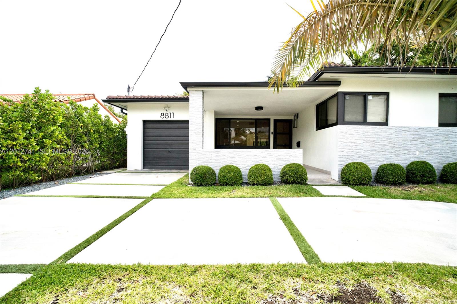 8811 Carlyle Ave