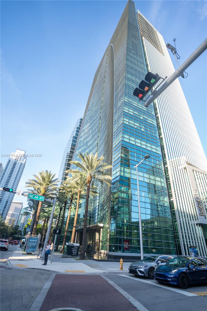 1395 Brickell Ave #3012 Miami, FL 33131