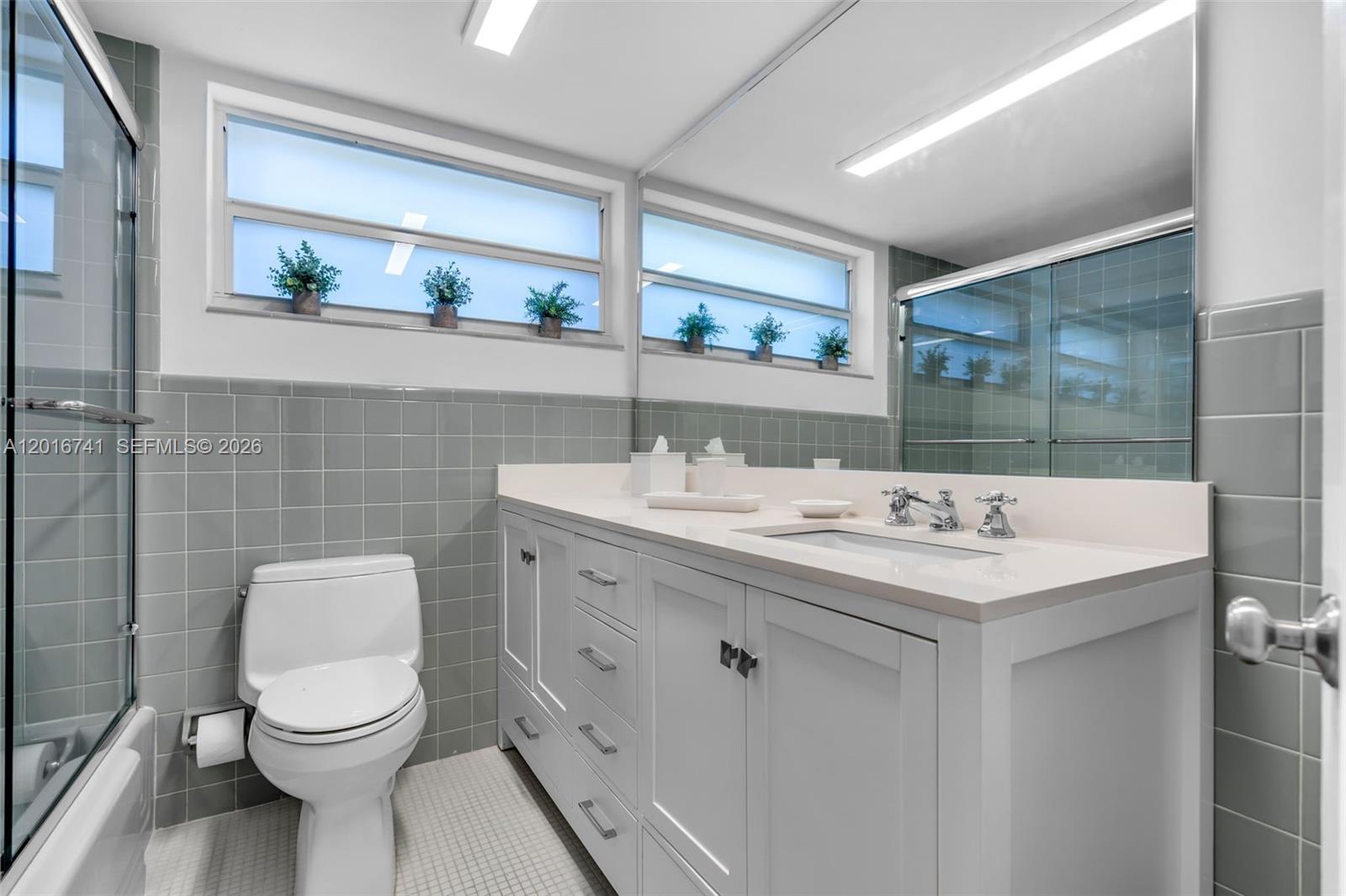 255 Sunrise Dr Key Biscayne, FL 33149