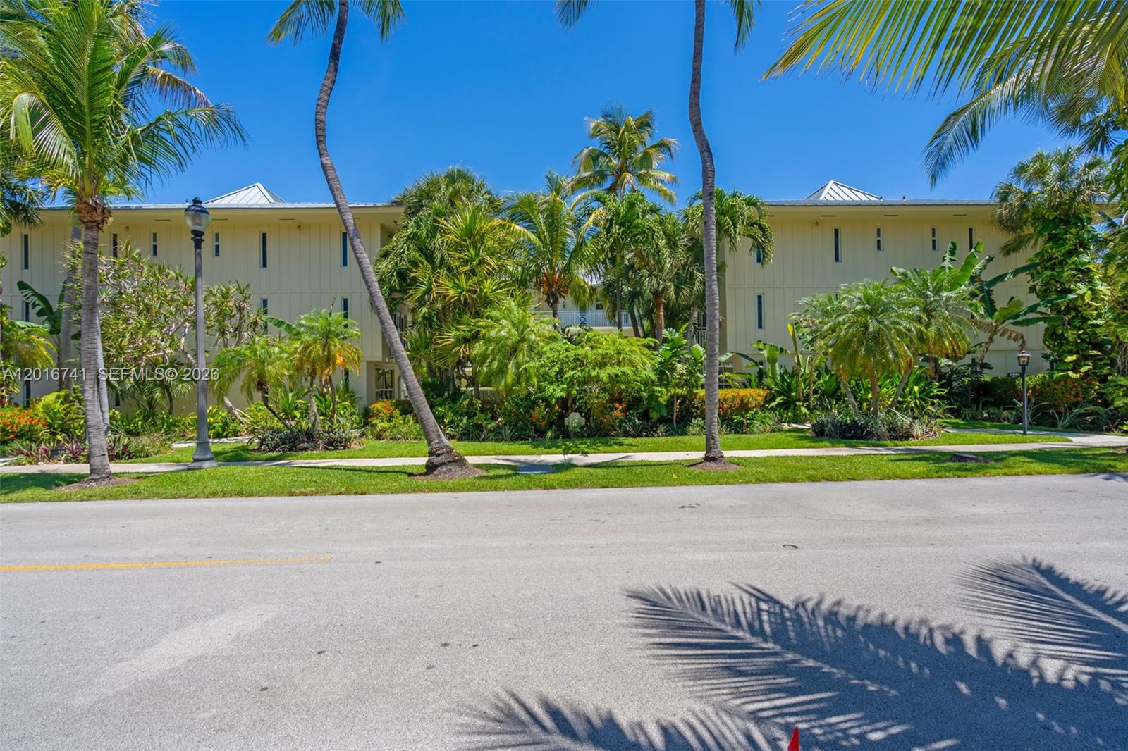 255 Sunrise Dr Key Biscayne, FL 33149