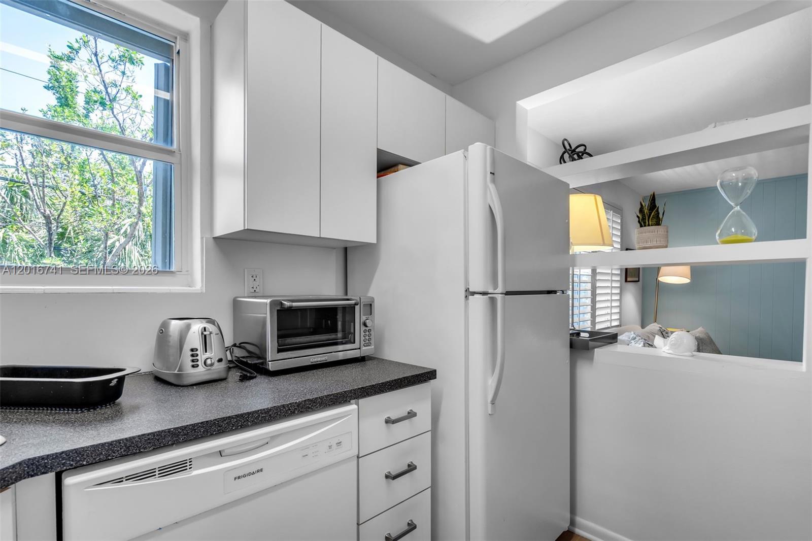 255 Sunrise Dr Key Biscayne, FL 33149