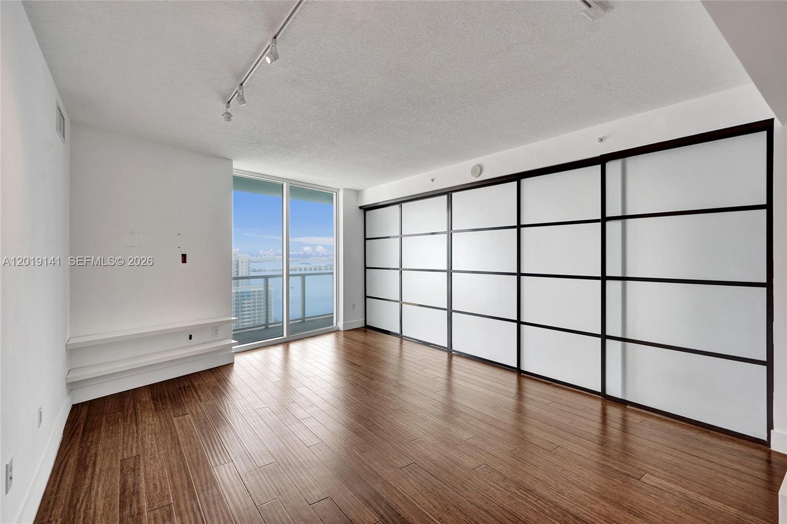 1900 N Bayshore Dr #2204 Miami, FL 33132
