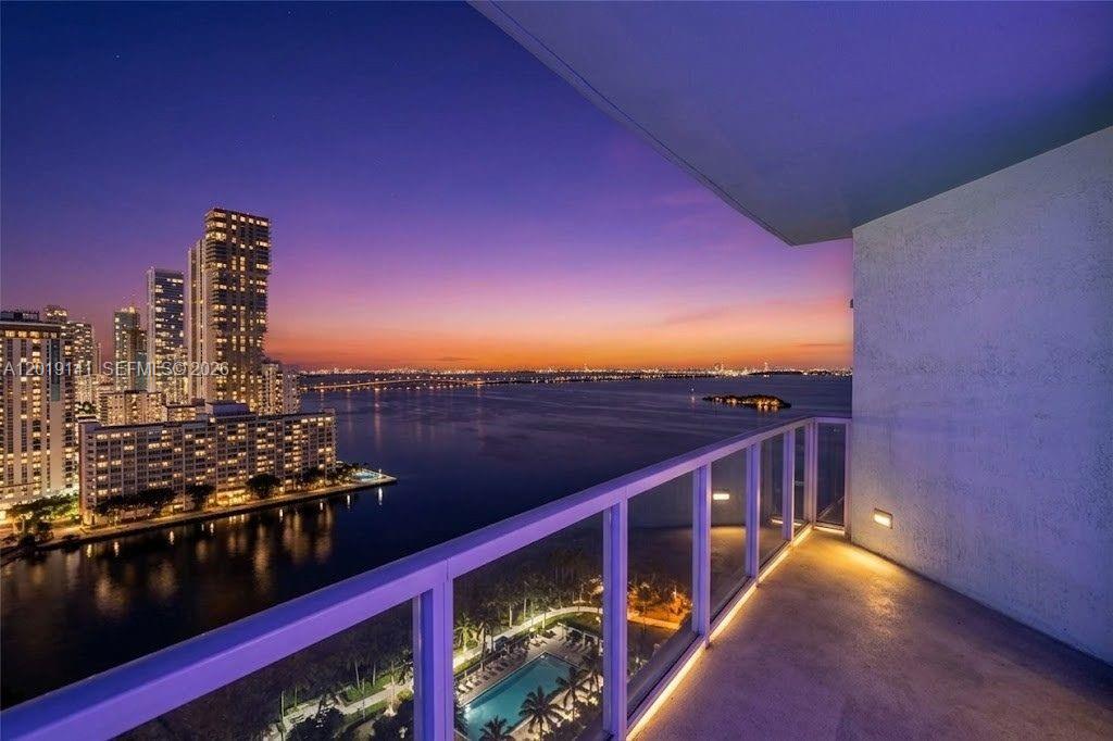 1900 N Bayshore Dr #2204 Miami, FL 33132