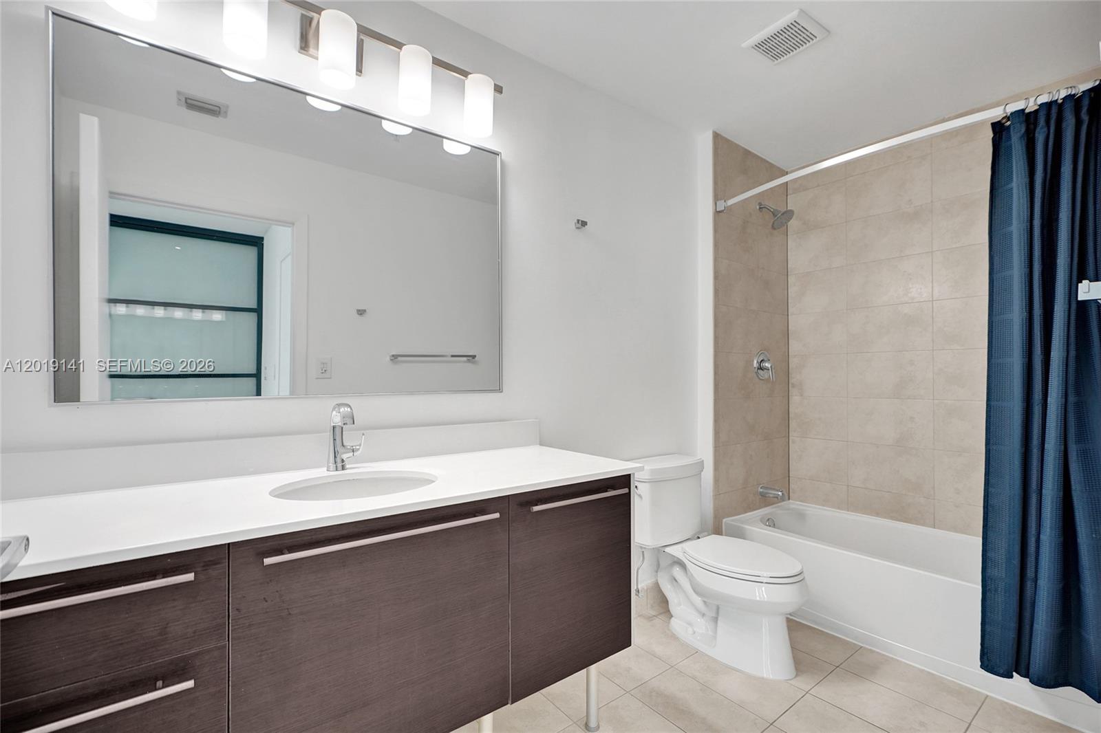 1900 N Bayshore Dr #2204 Miami, FL 33132