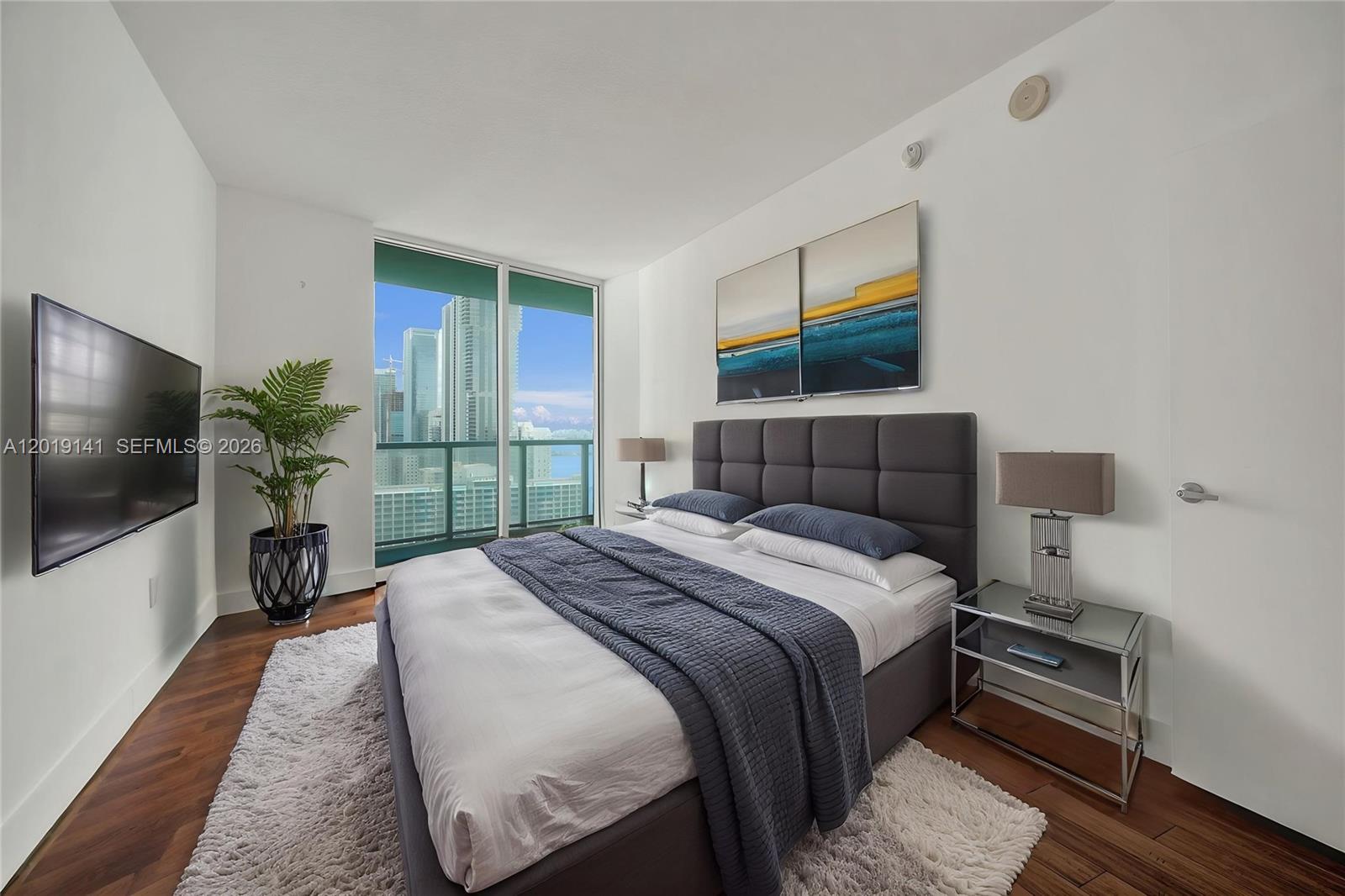 1900 N Bayshore Dr #2204 Miami, FL 33132