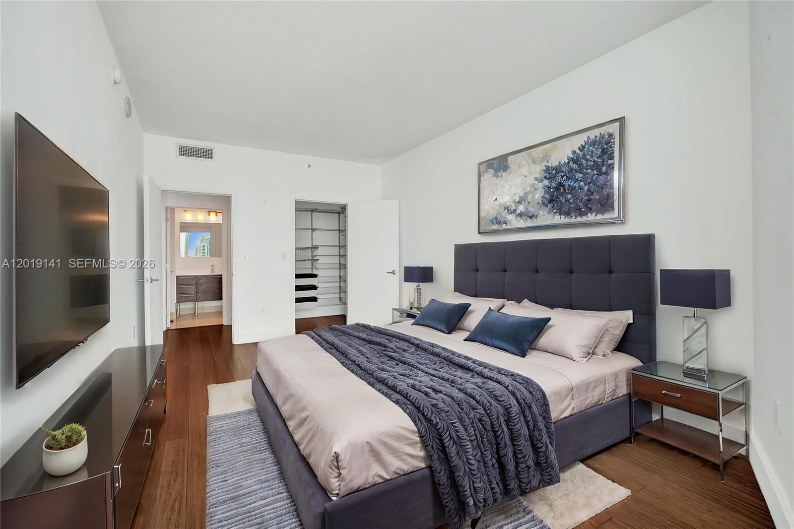 1900 N Bayshore Dr #2204 Miami, FL 33132