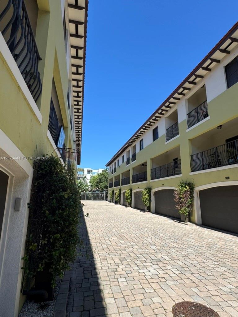 3204 Bird Ave #104 Miami, FL 33133