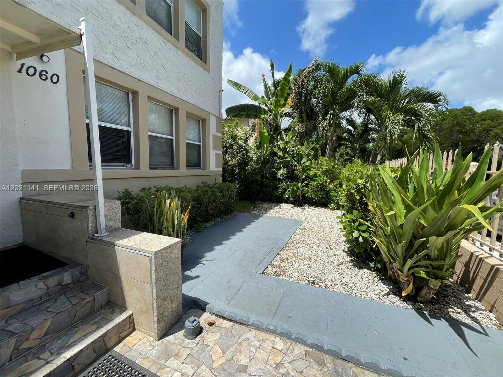 1060 NW 47th St #8