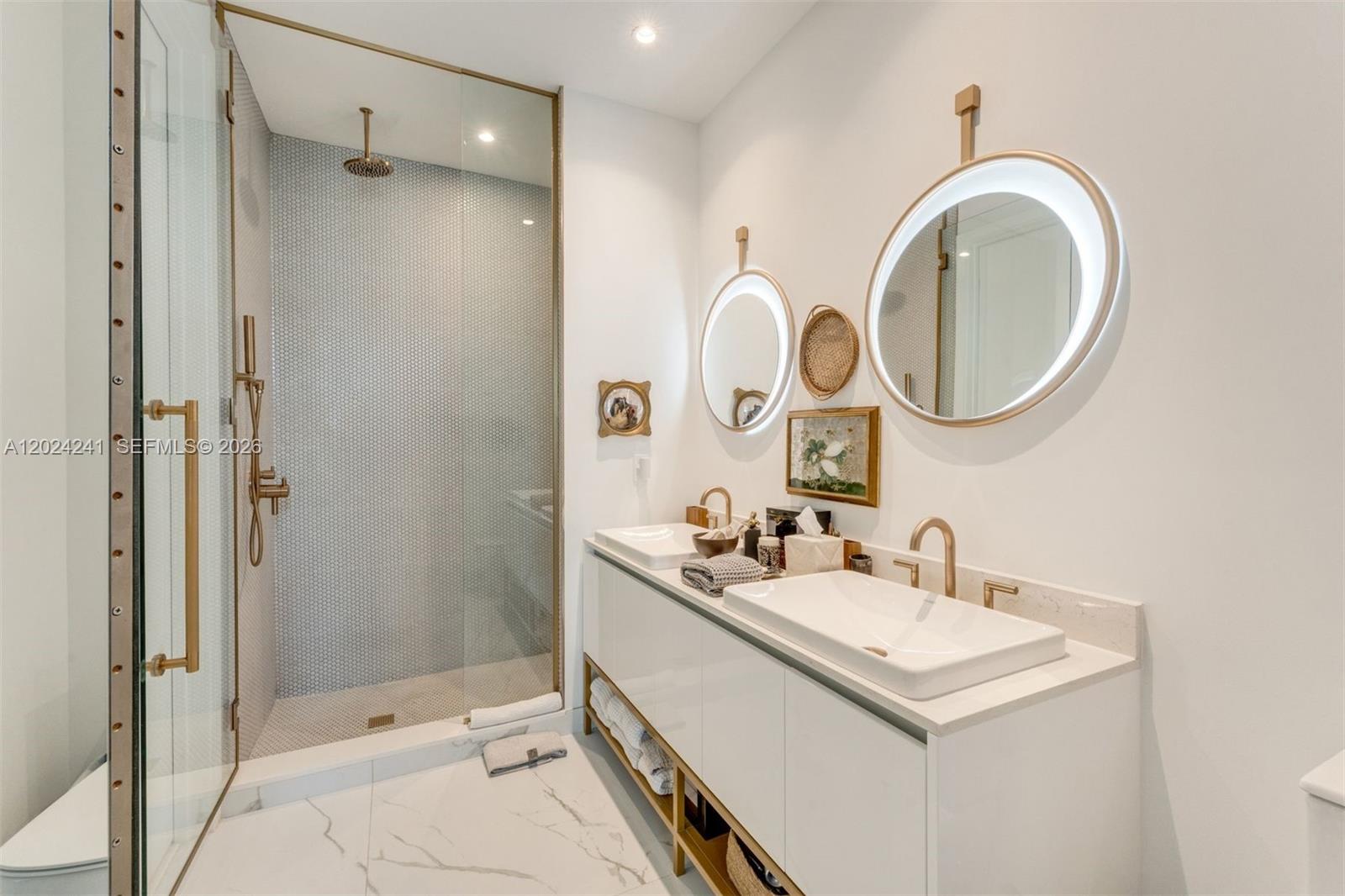2655 S Bayshore Dr #807 Miami, FL 33133