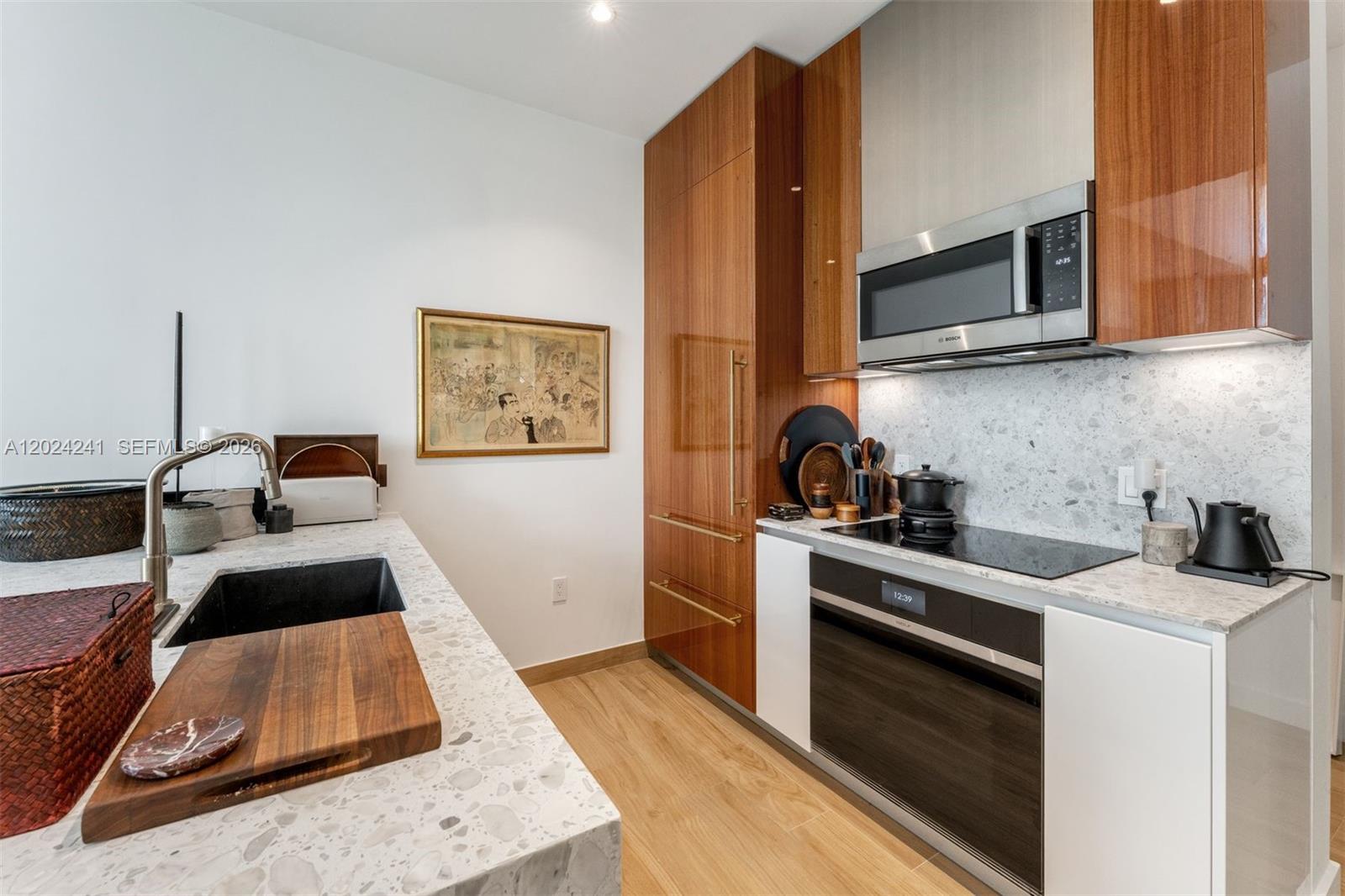 2655 S Bayshore Dr #807 Miami, FL 33133