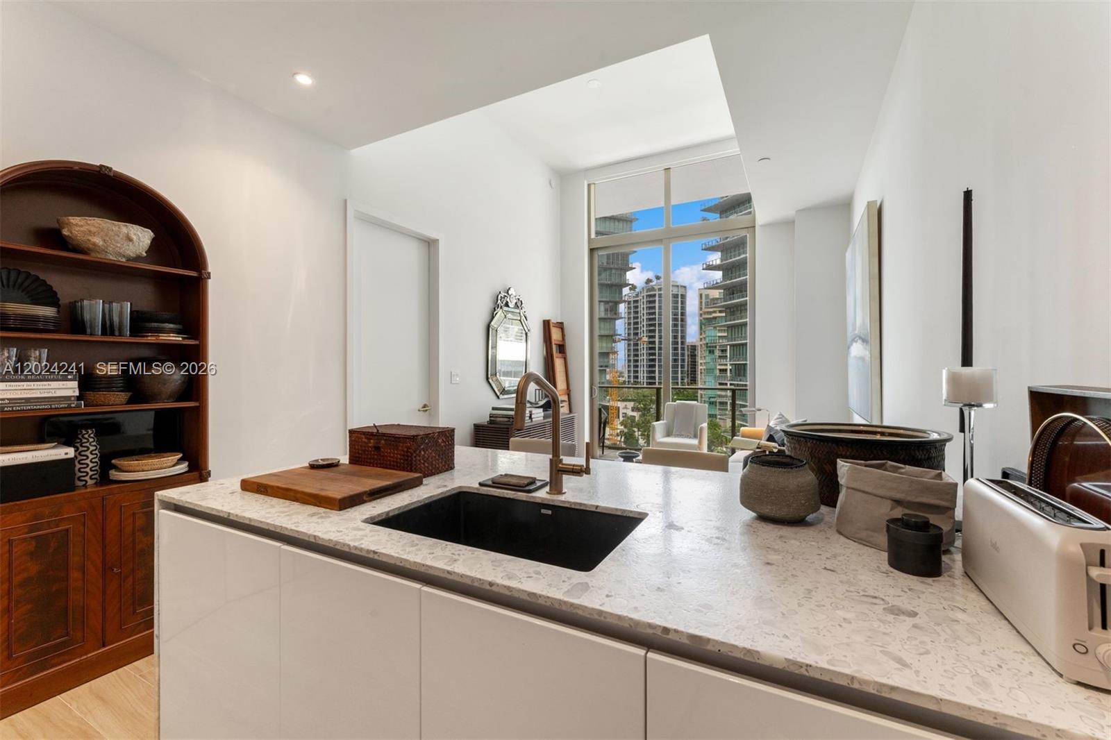 2655 S Bayshore Dr #807 Miami, FL 33133