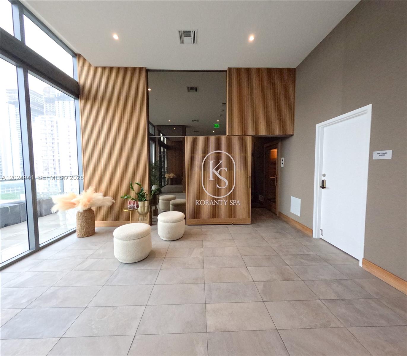 image Smart Brickell III9