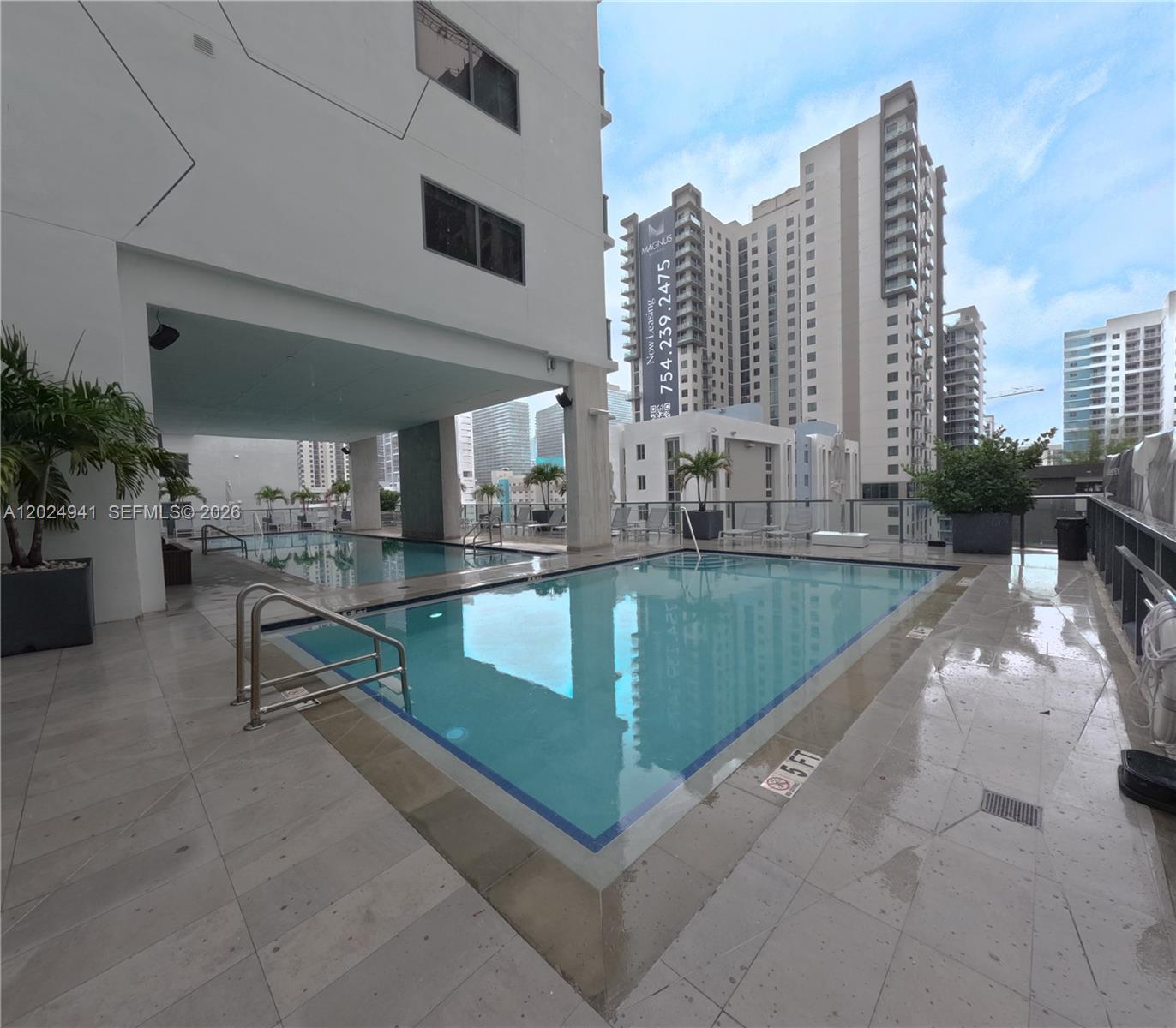image Smart Brickell III12