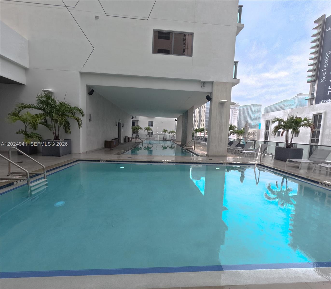 image Smart Brickell III14