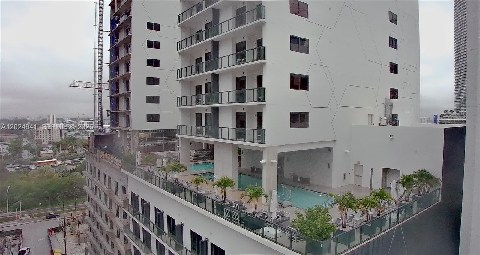 image Smart Brickell III16