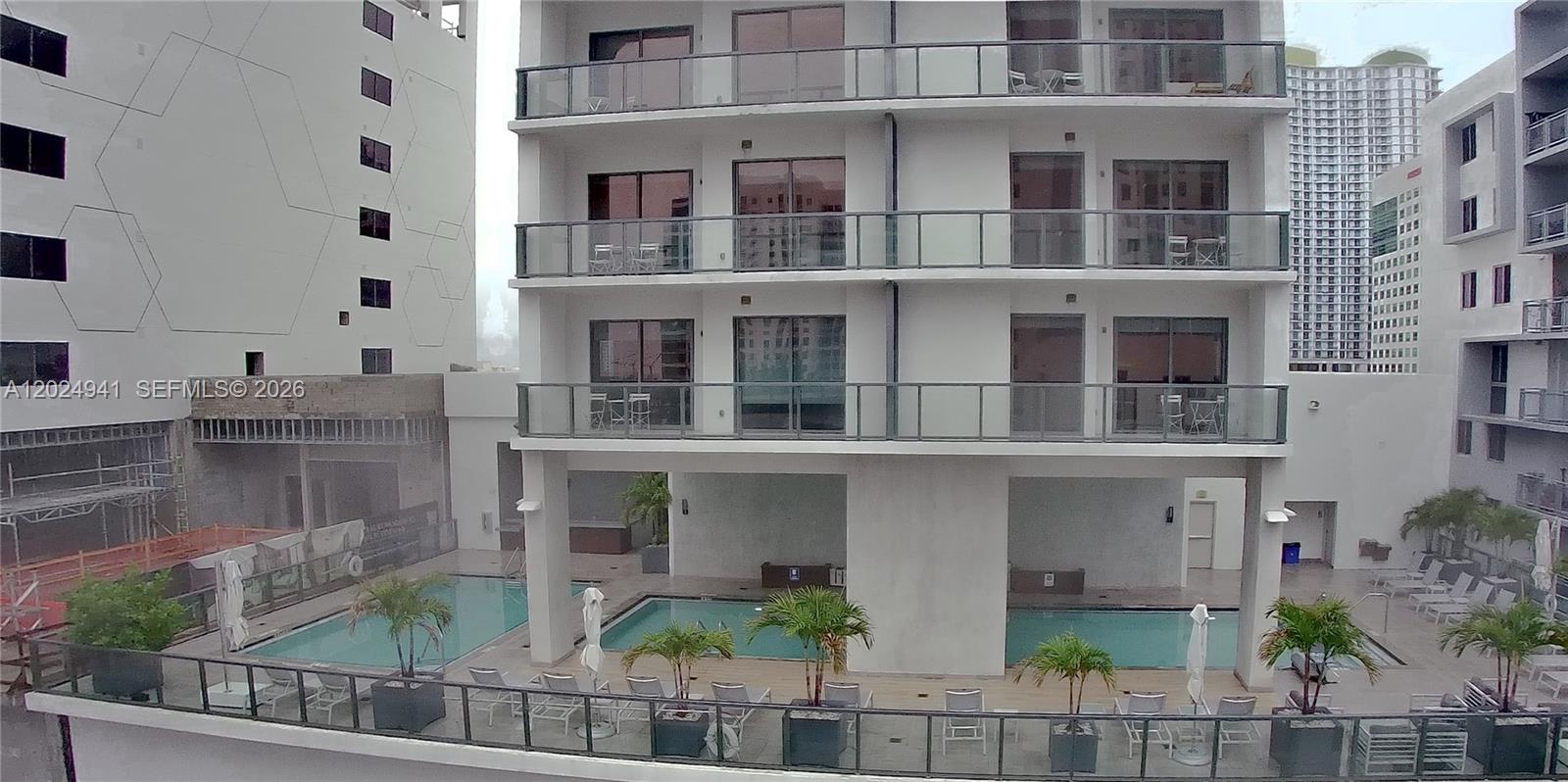 image Smart Brickell III17