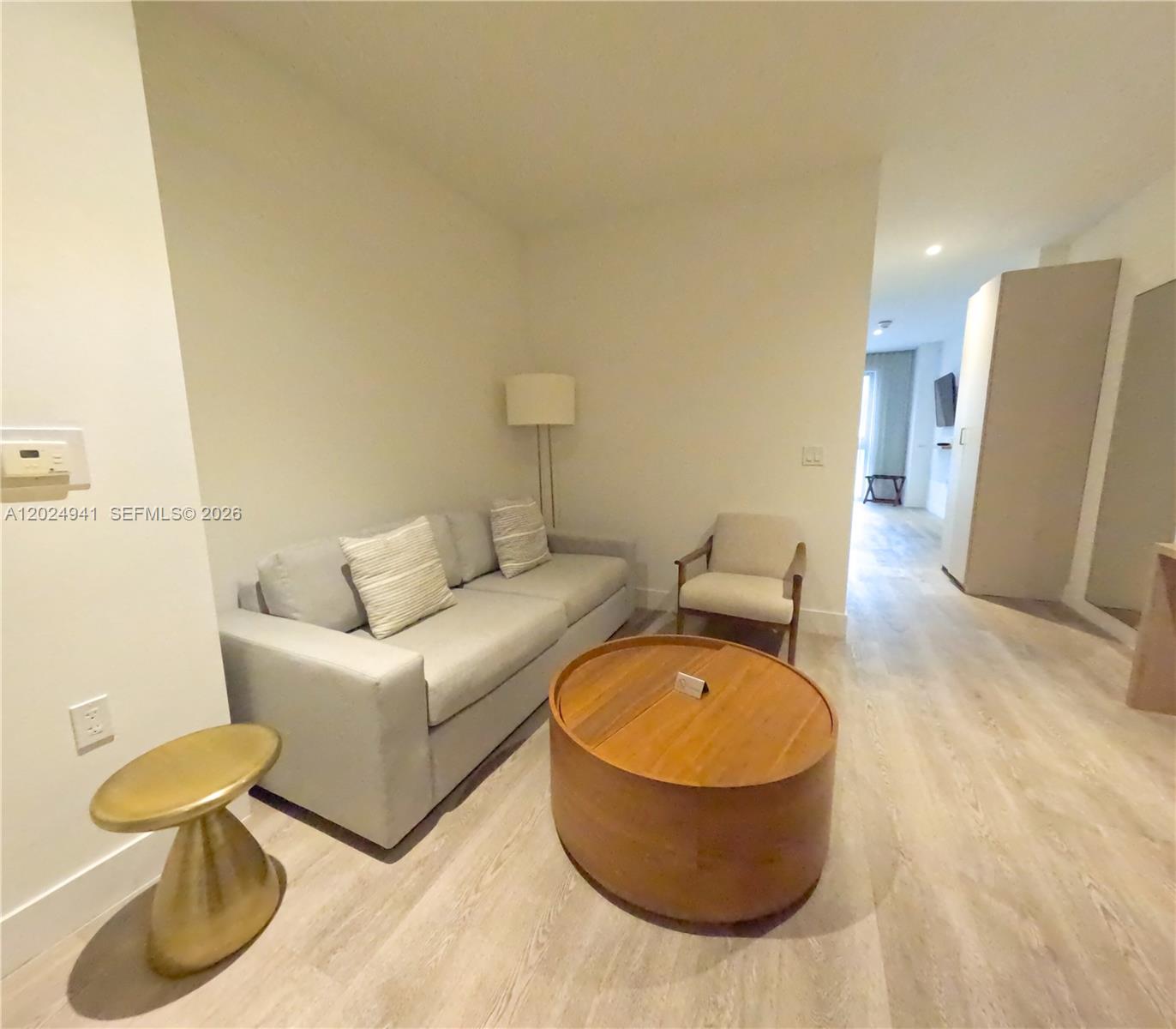 image Smart Brickell III1