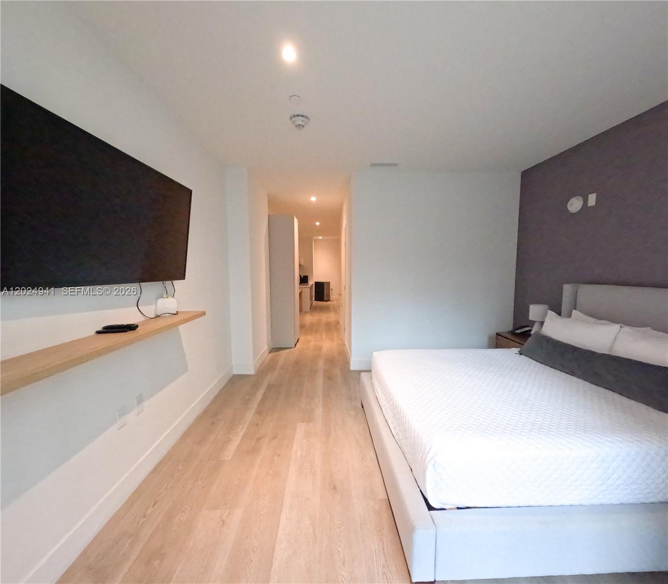 image Smart Brickell III4