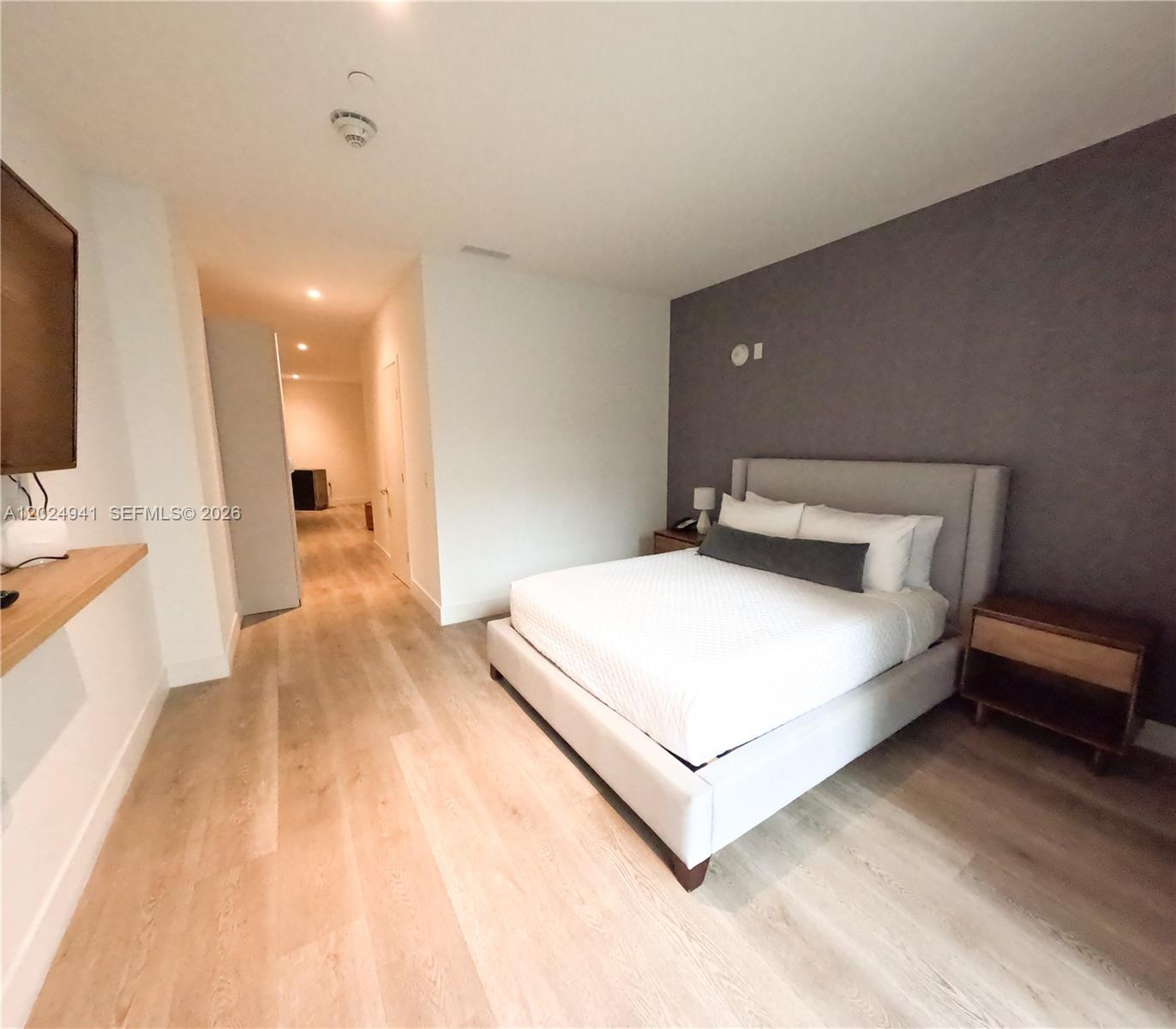 image Smart Brickell III6