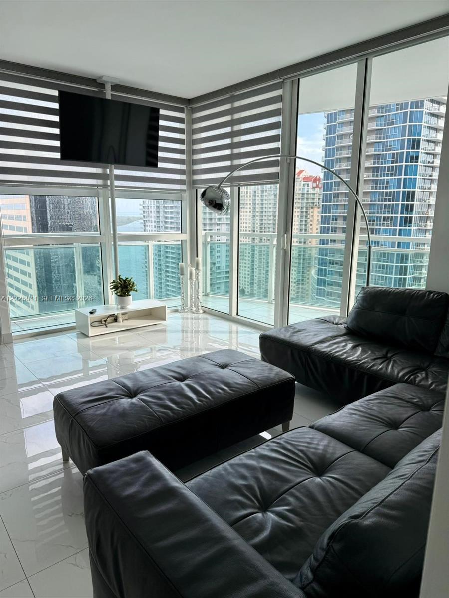 image The Plaza on Brickell West3