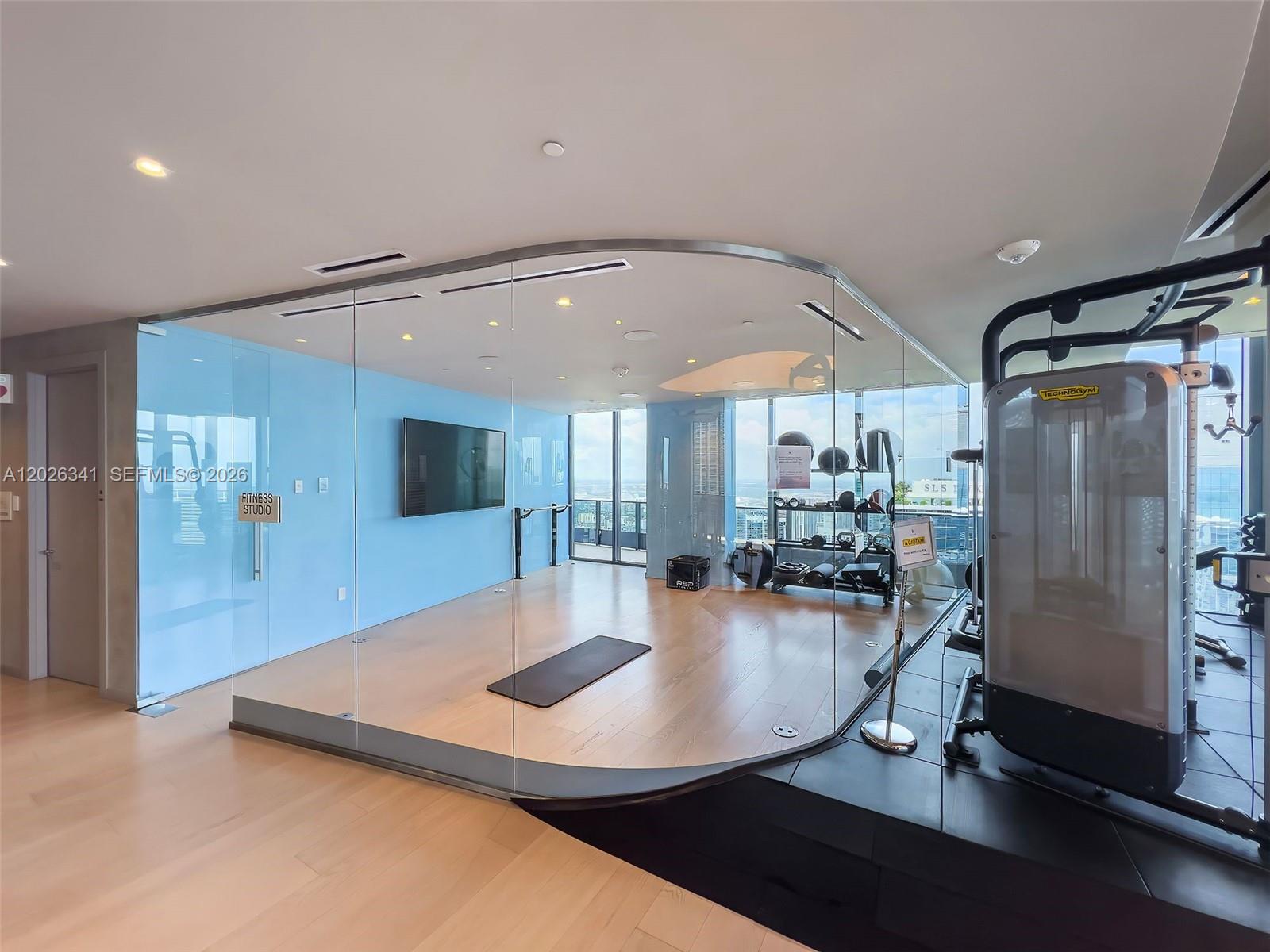 1000 Brickell Plz #2111 Miami, FL 33131