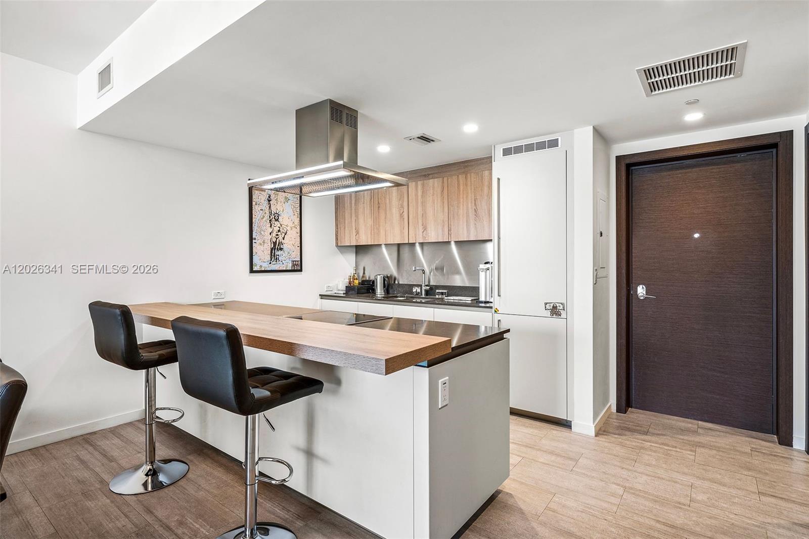 1000 Brickell Plz #2111 Miami, FL 33131