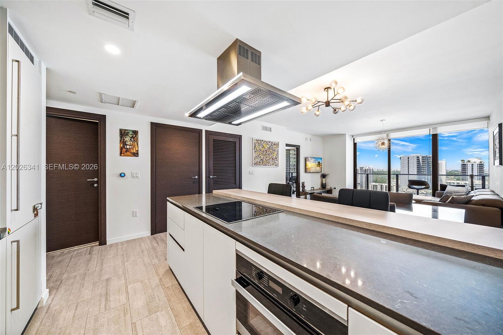 1000 Brickell Plz #2111 Miami, FL 33131