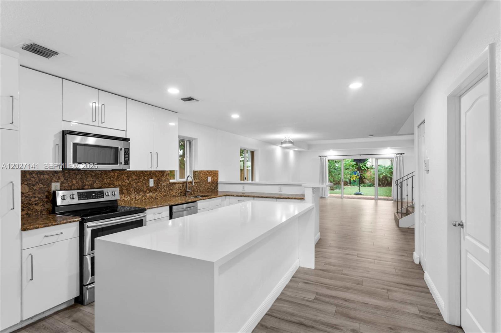 3062 Matilda St #2