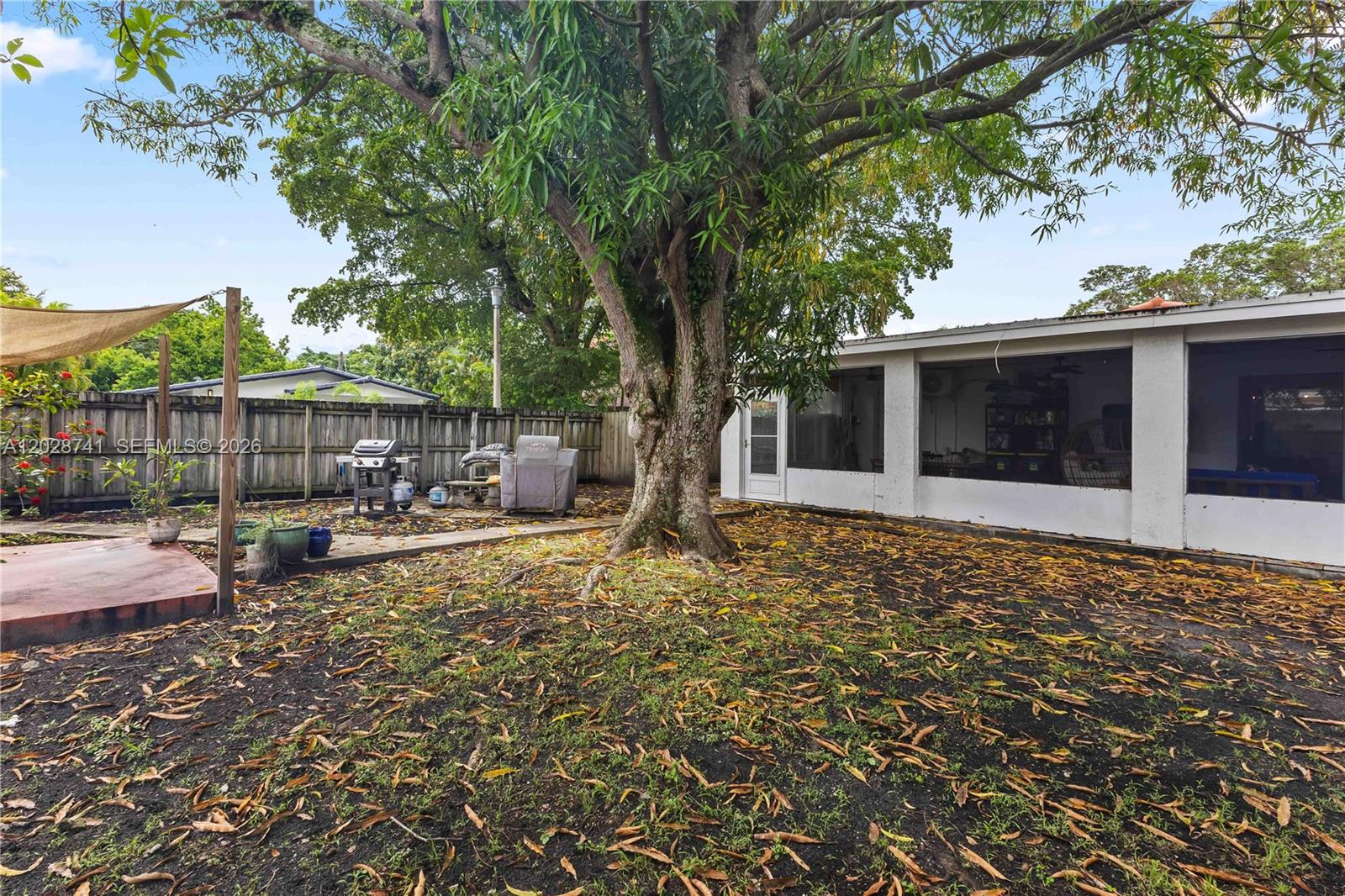 1450 SW 25th Ave Miami, FL 33145