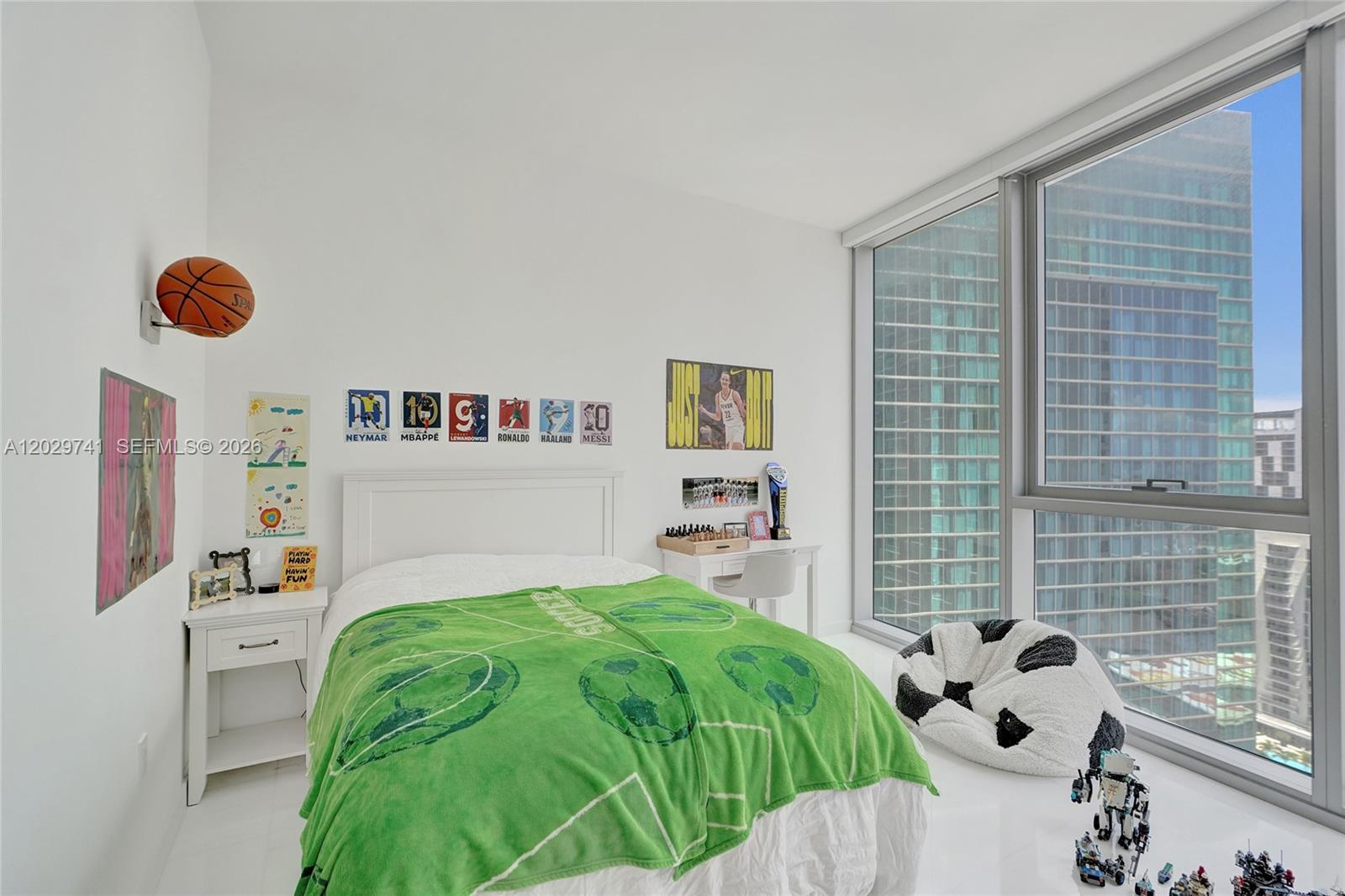 300 Biscayne Blvd Way #3304C Miami, FL 33131