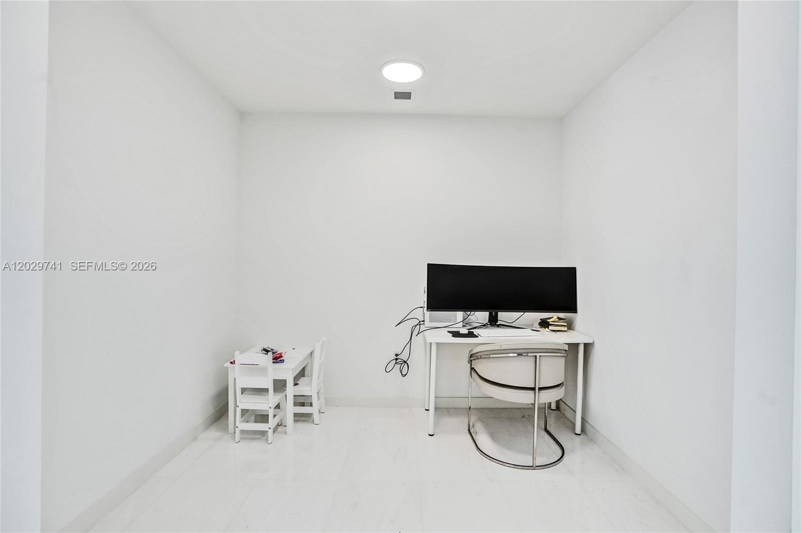 300 Biscayne Blvd Way #3304C Miami, FL 33131