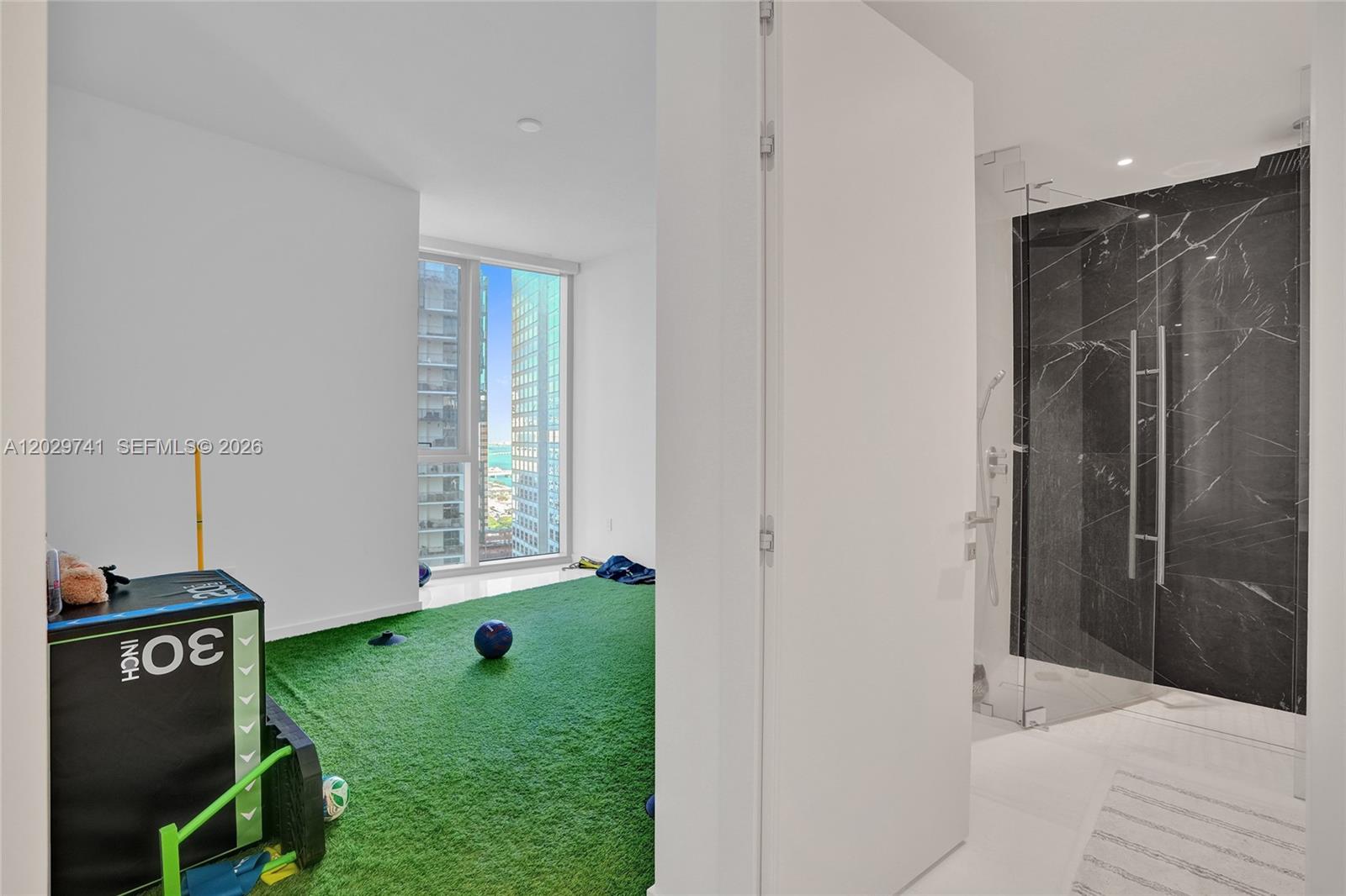 300 Biscayne Blvd Way #3304C Miami, FL 33131