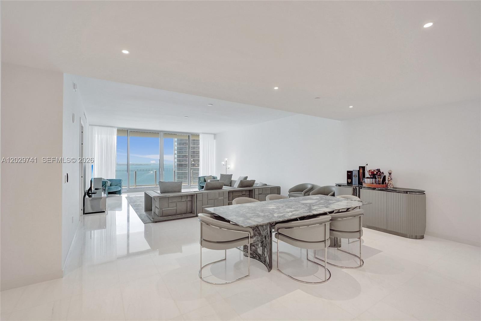 300 Biscayne Blvd Way #3304C Miami, FL 33131