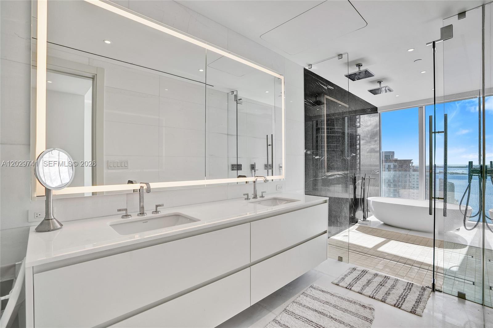 300 Biscayne Blvd Way #3304C Miami, FL 33131
