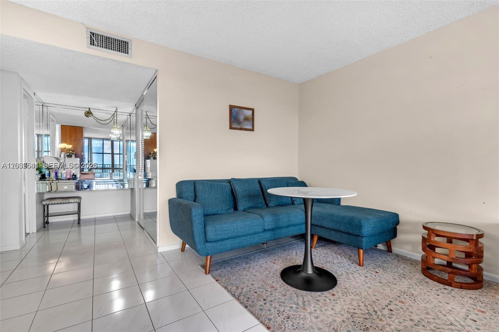 1000 Parkview Dr #715 Hallandale Beach, FL 33009