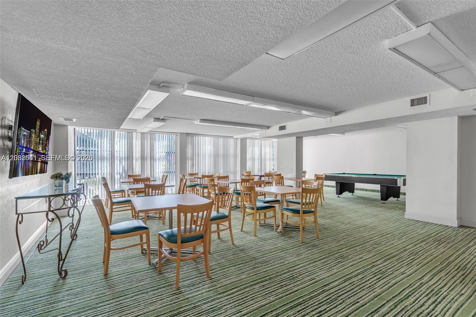 1000 Parkview Dr #715 Hallandale Beach, FL 33009