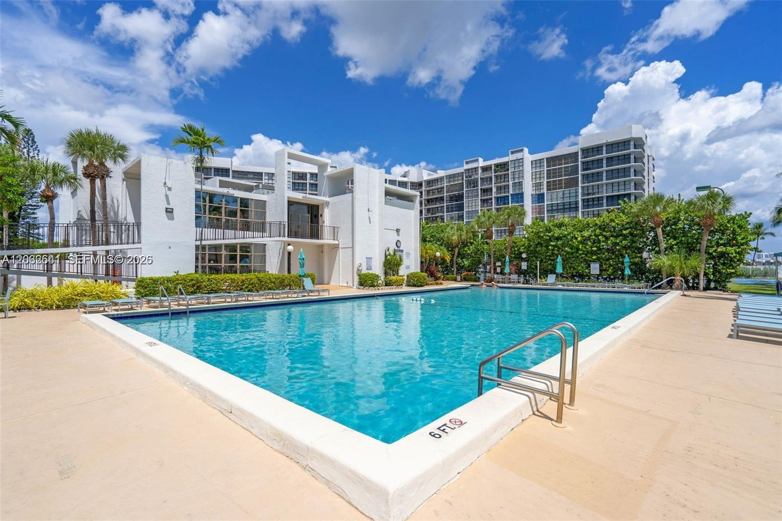 1000 Parkview Dr #715 Hallandale Beach, FL 33009